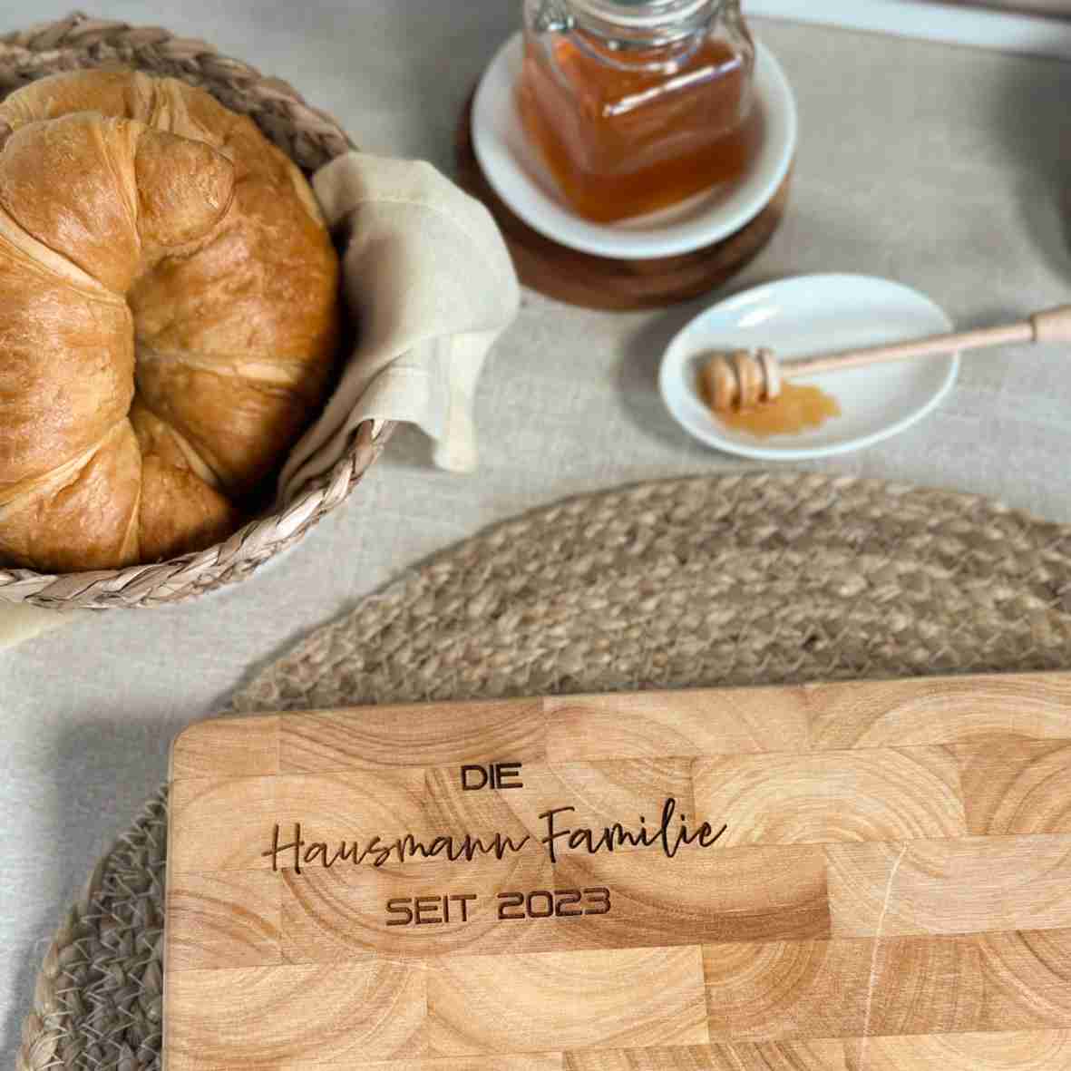 Personalisiertes Schneidebrett Stirnholz Familie zur Hochzeit