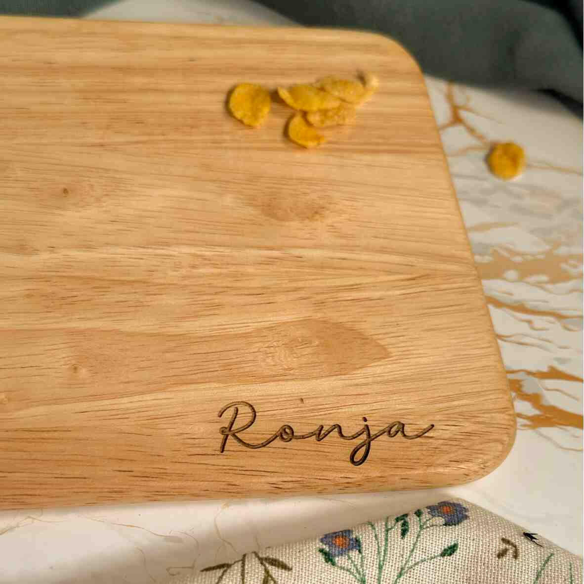 Personalisiertes Frühstücksbrettchen Giraffe.