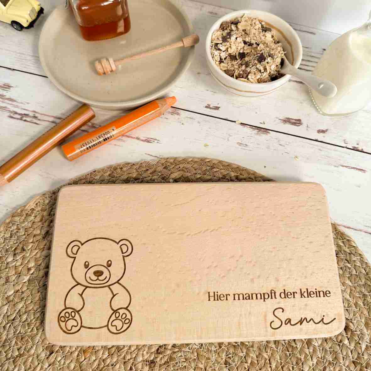 Rechteckiges Frühstücksbrett mit Teddybär-Gravur und Namen