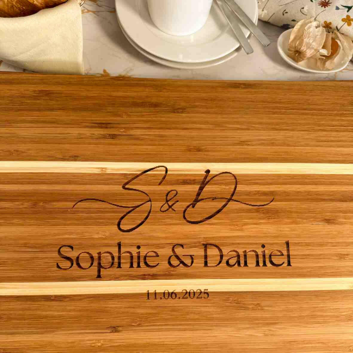 Personalisiertes Schneidebrett Bambus Hochzeits-Grafik.