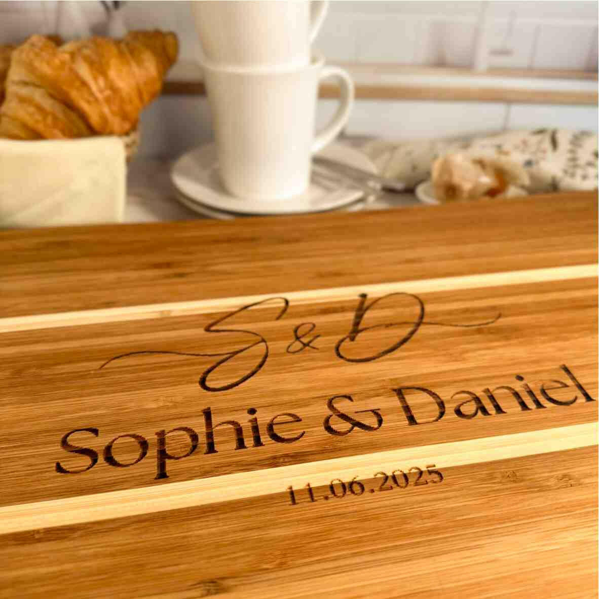 Personalisiertes Schneidebrett Bambus Hochzeits-Grafik.