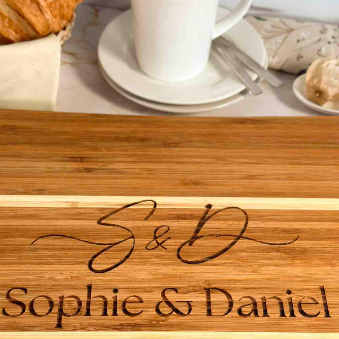 Personalisiertes Schneidebrett Bambus Hochzeits-Grafik.