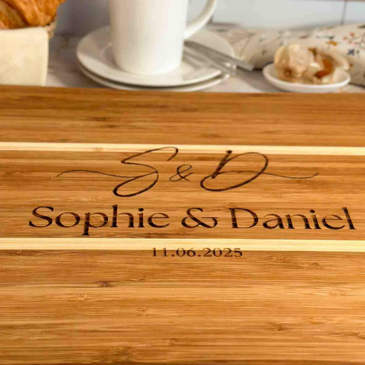 Personalisiertes Schneidebrett Bambus Hochzeits-Grafik.
