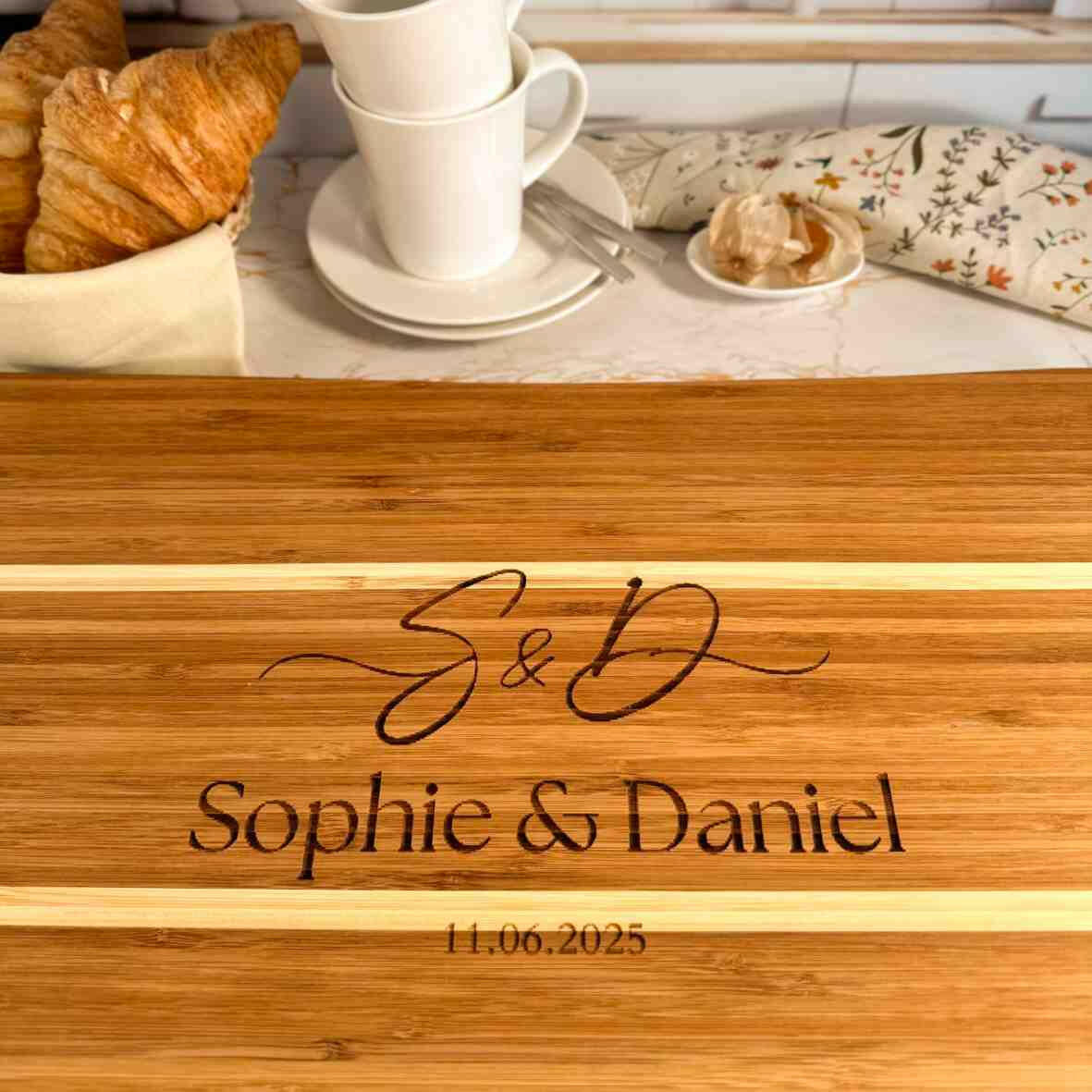 Personalisiertes Schneidebrett Bambus Hochzeits-Grafik.