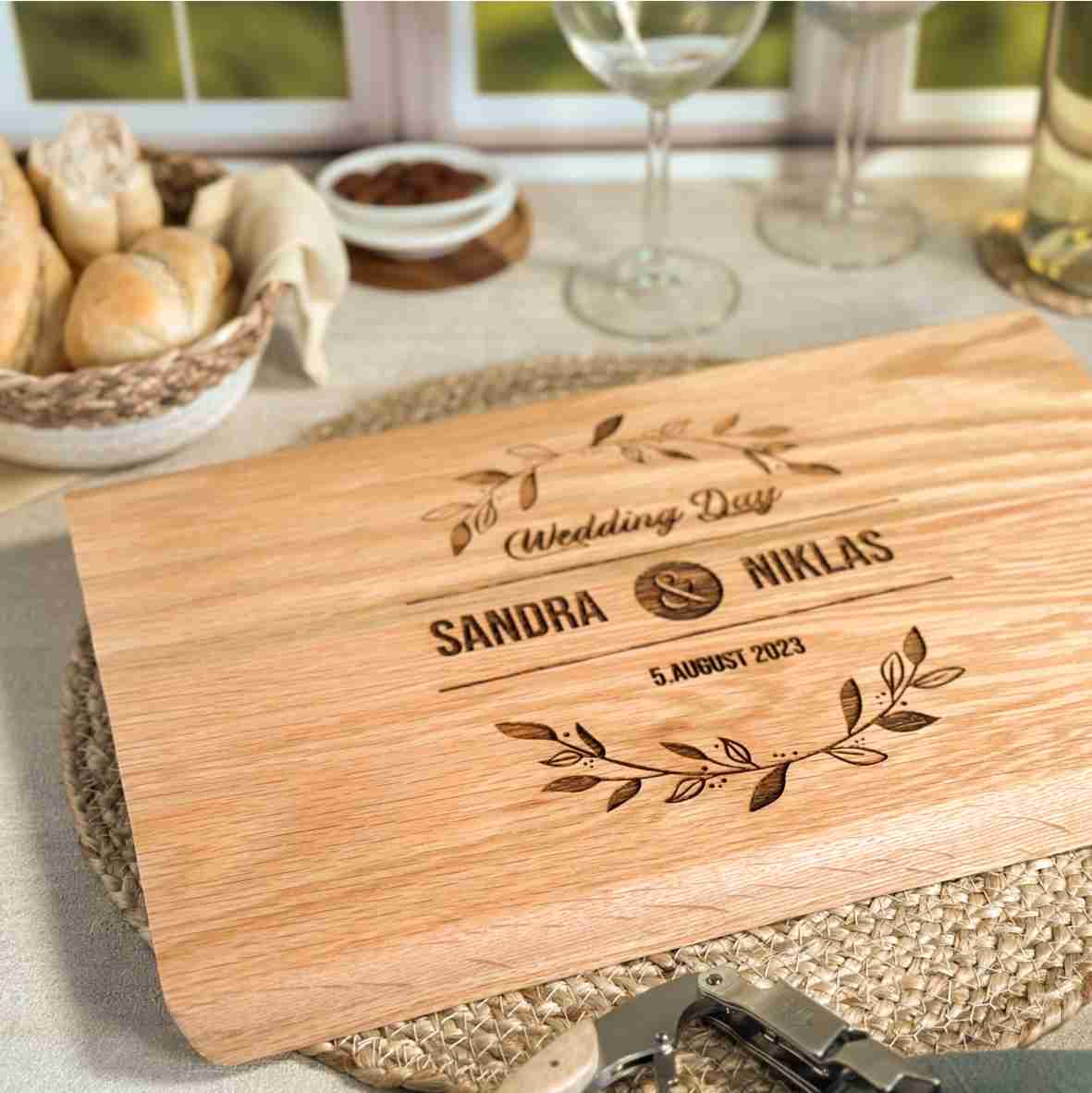 Personalisiertes Eichen-Schneidebrett Wedding Day