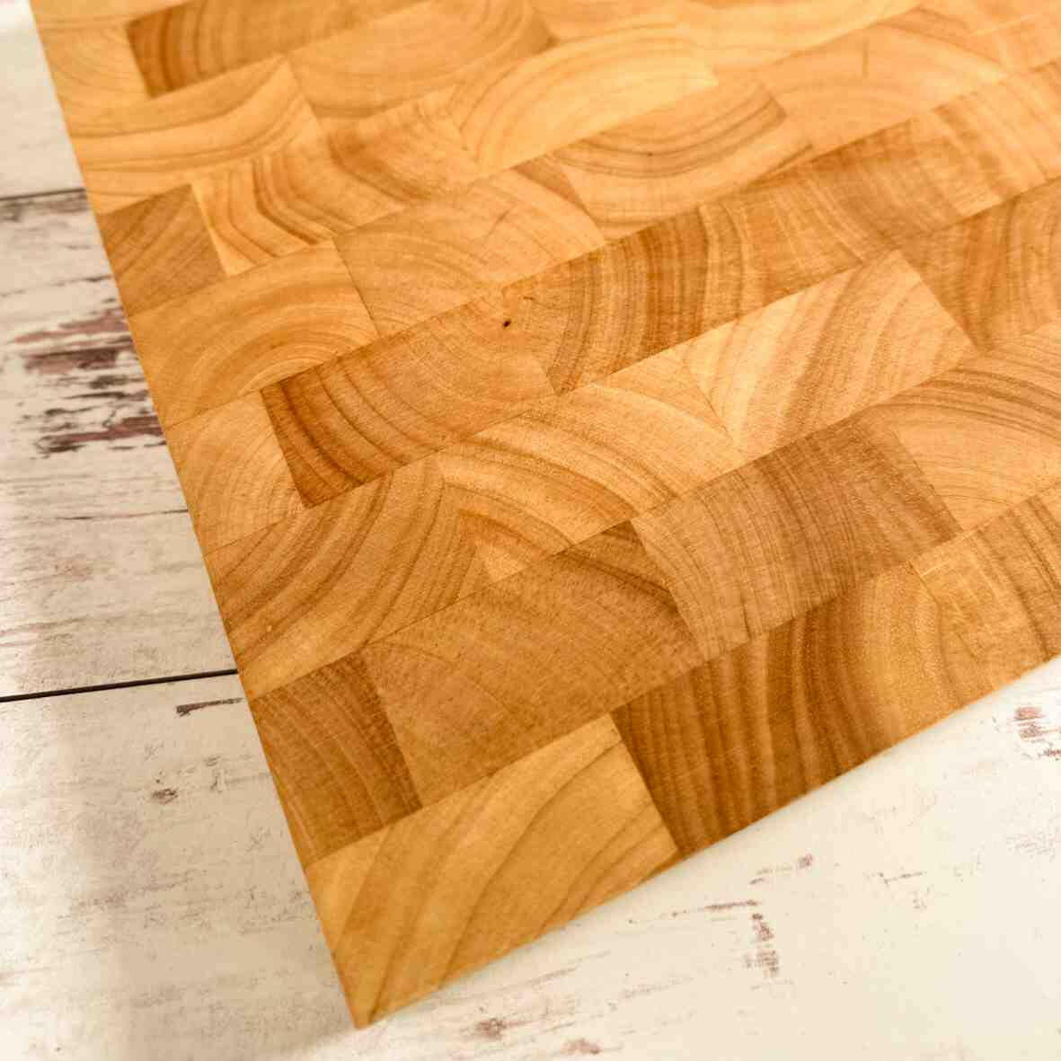 Personalisiertes Schneidebrett Stirnholz Frohe Weihnachten extragroß.