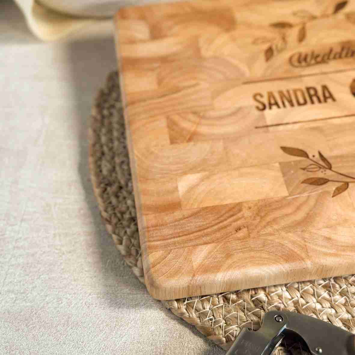 Graviertes Schneidebrett Hochzeit Geschenk