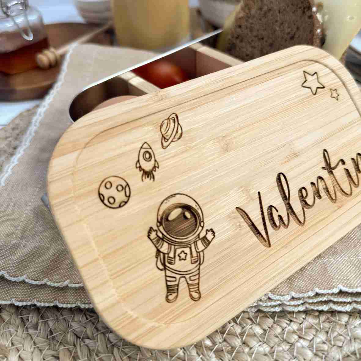 Personalisierte Brotdose mit Astronaut und Namensgravur