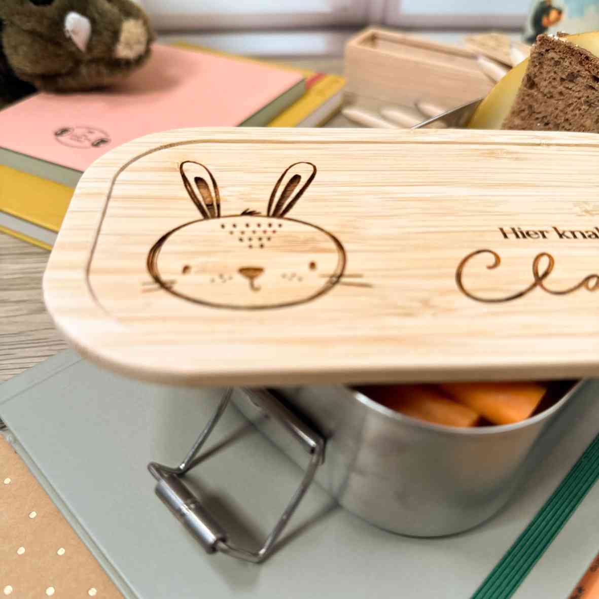 Personalisierte Brotdose mit Hase und Namensgravur