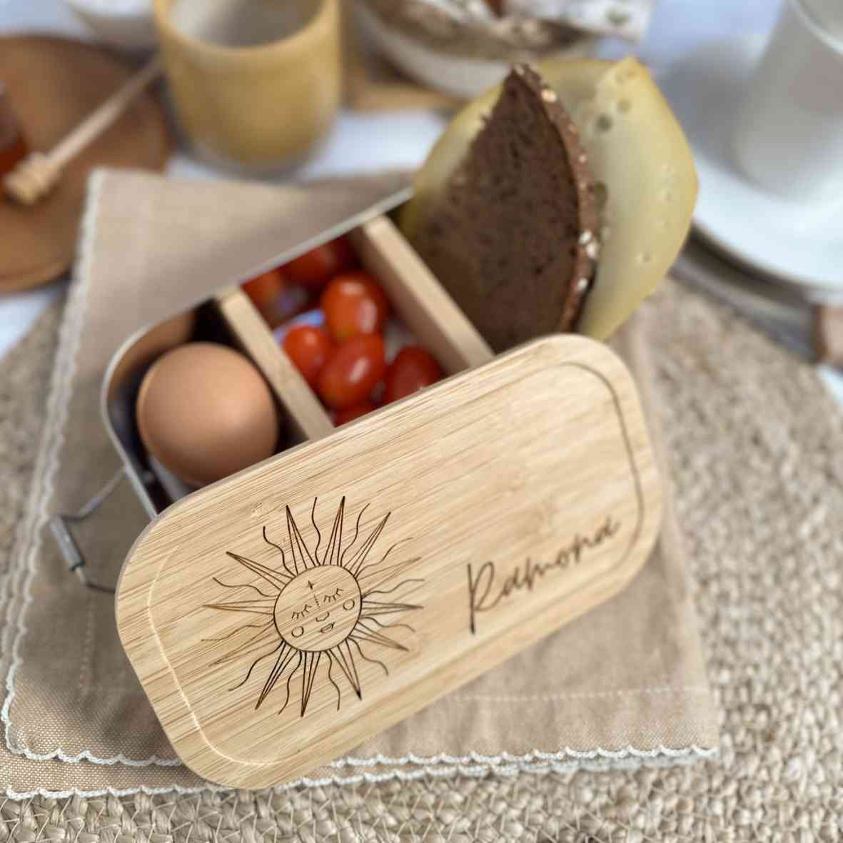 Personalisierte Brotdose mit Boho-Sonne und Namensgravur