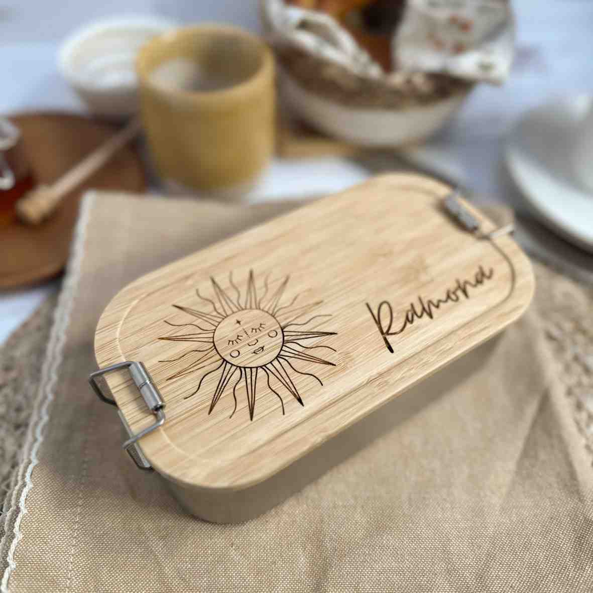 Personalisierte Brotdose mit Boho-Sonne und Namensgravur