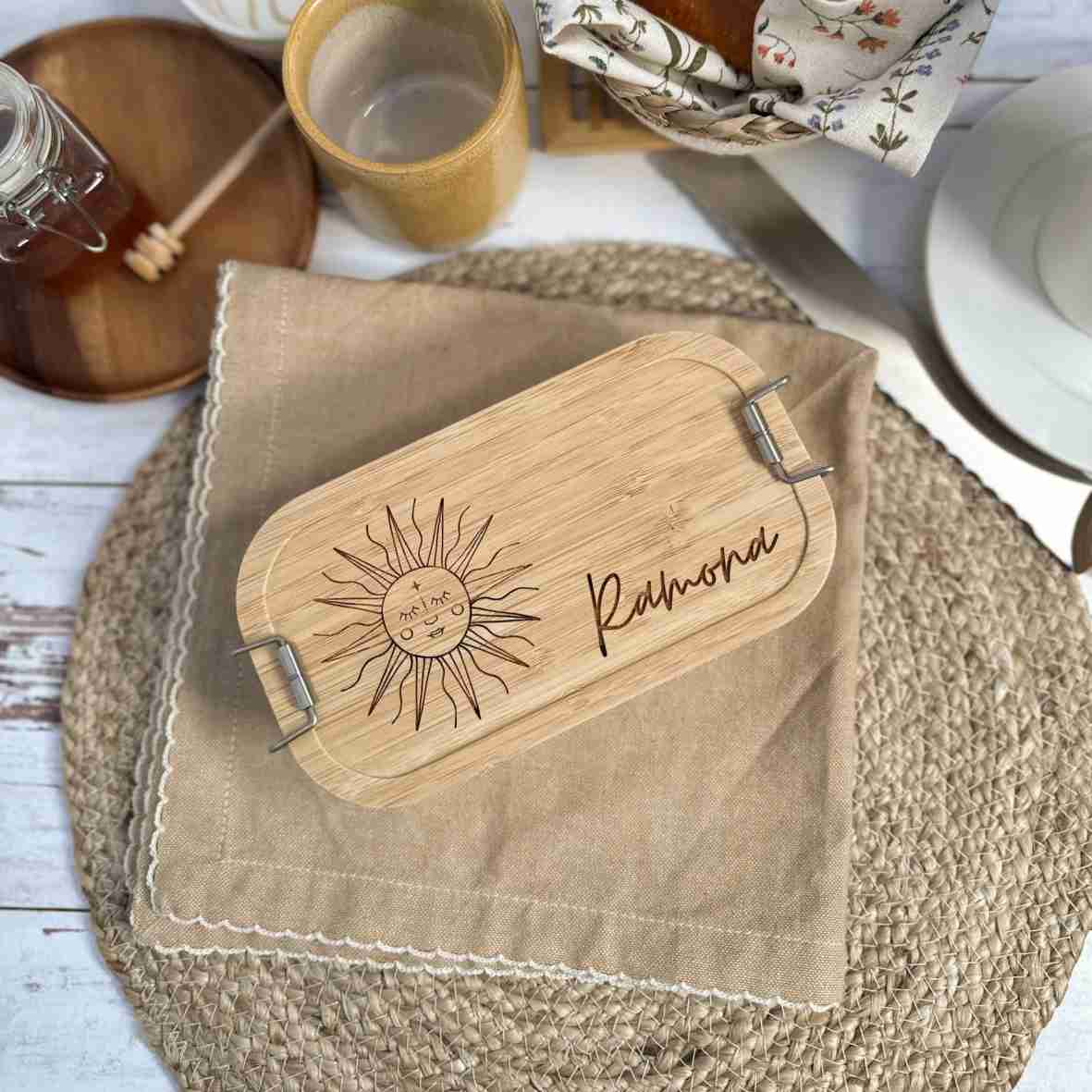 Personalisierte Brotdose mit Boho-Sonne und Namensgravur