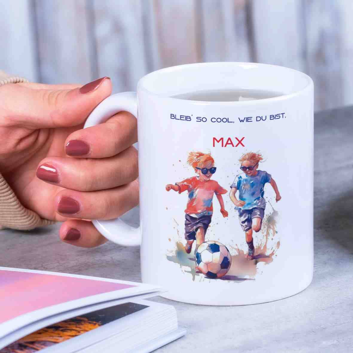 personalisierte Tasse Kinder spielen Fußball Villa-Schwein 