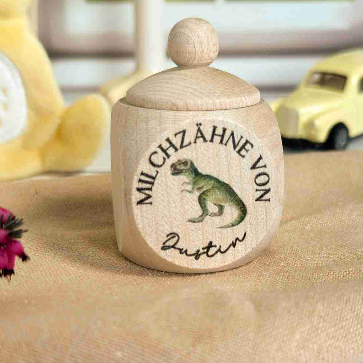 Personalisierte Milchzahndose Holz mit Dino & Namen – Zahnfee Geschenk für Jungen & Mädchen