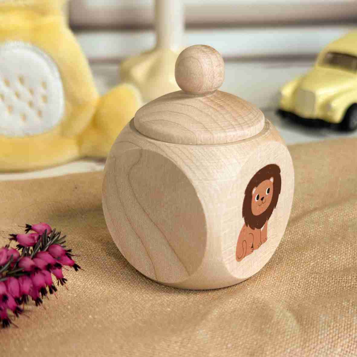 Personalisierte Milchzahndose Holz mit Löwe & Namen – Bunte Zahnfee Geschenkidee für Kinder