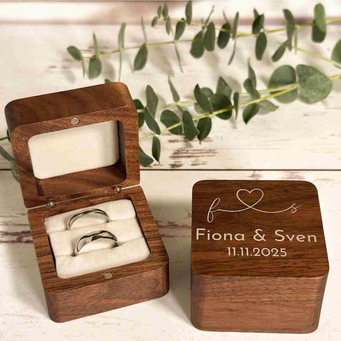 Ringbox Holz Herzlinie Namen