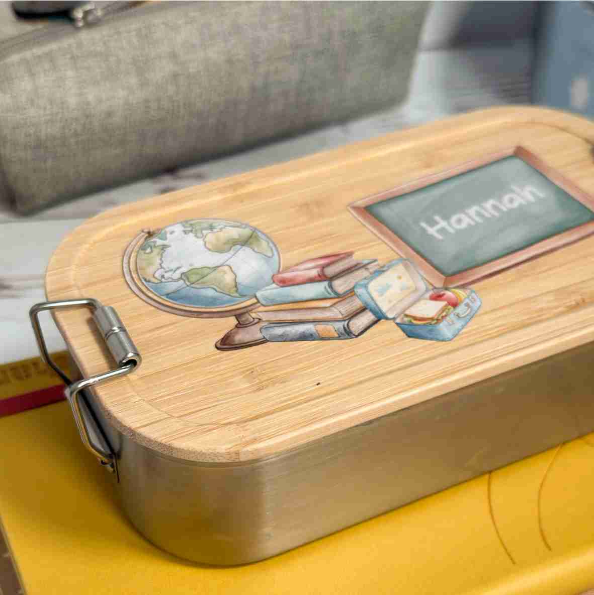 Personalisierte Brotdose aus Edelstahl mit Schulmotiv – Lunchbox mit Name & Bambusdeckel zur Einschulung