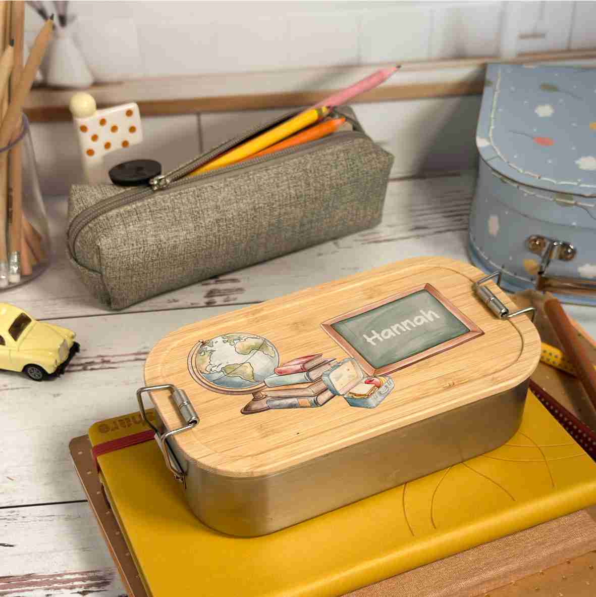 Personalisierte Brotdose aus Edelstahl mit Schulmotiv – Lunchbox mit Name & Bambusdeckel zur Einschulung