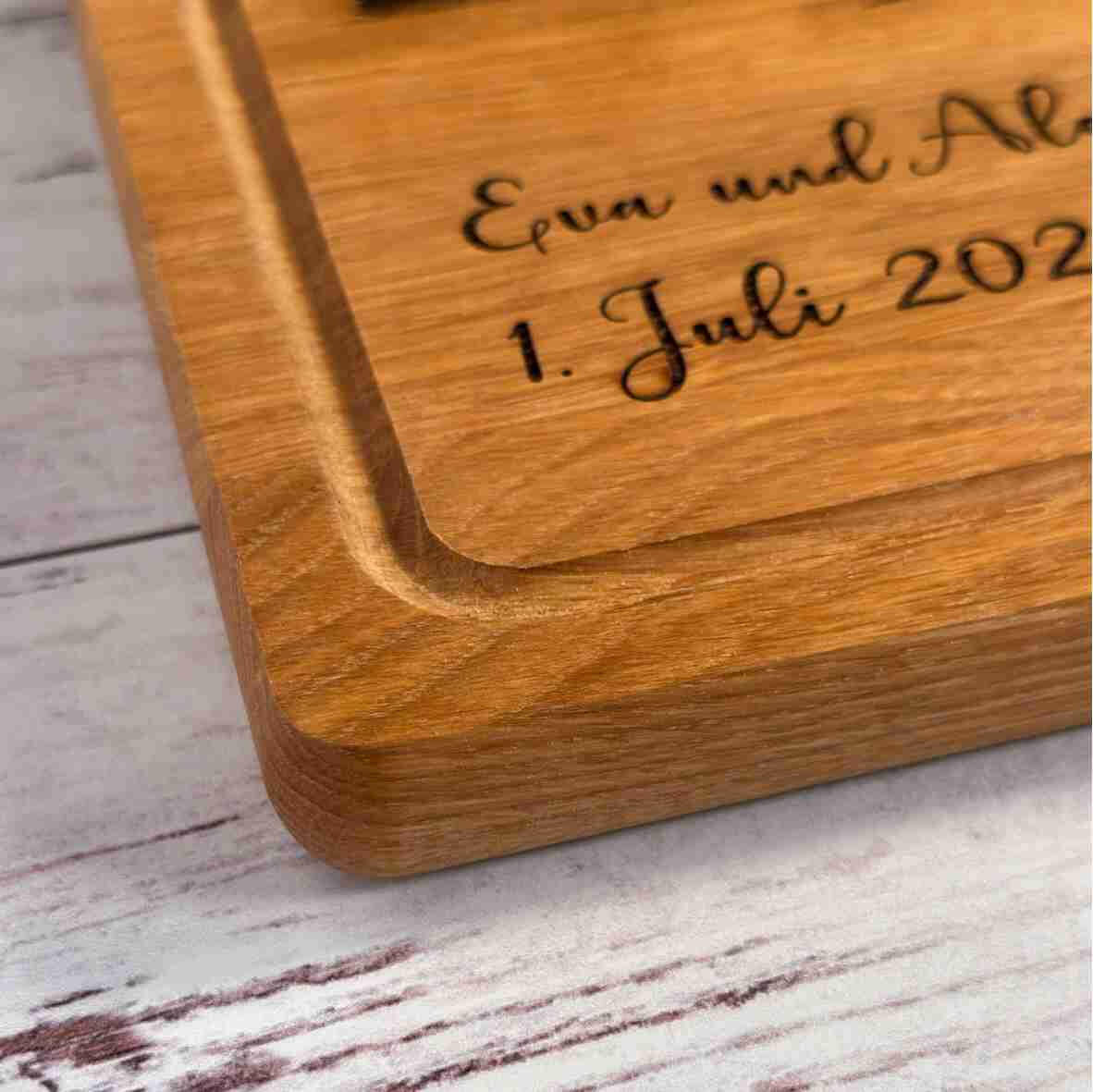 Personalisiertes Schneidebrett Eiche Hochzeit Berge Spruch.