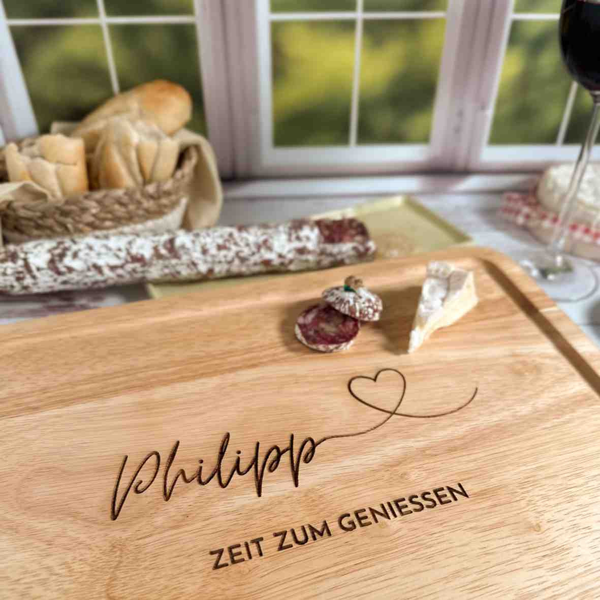 personalisiertes Schneidebrett Gummibaum Name Herz Spruch Villa-Schwein 