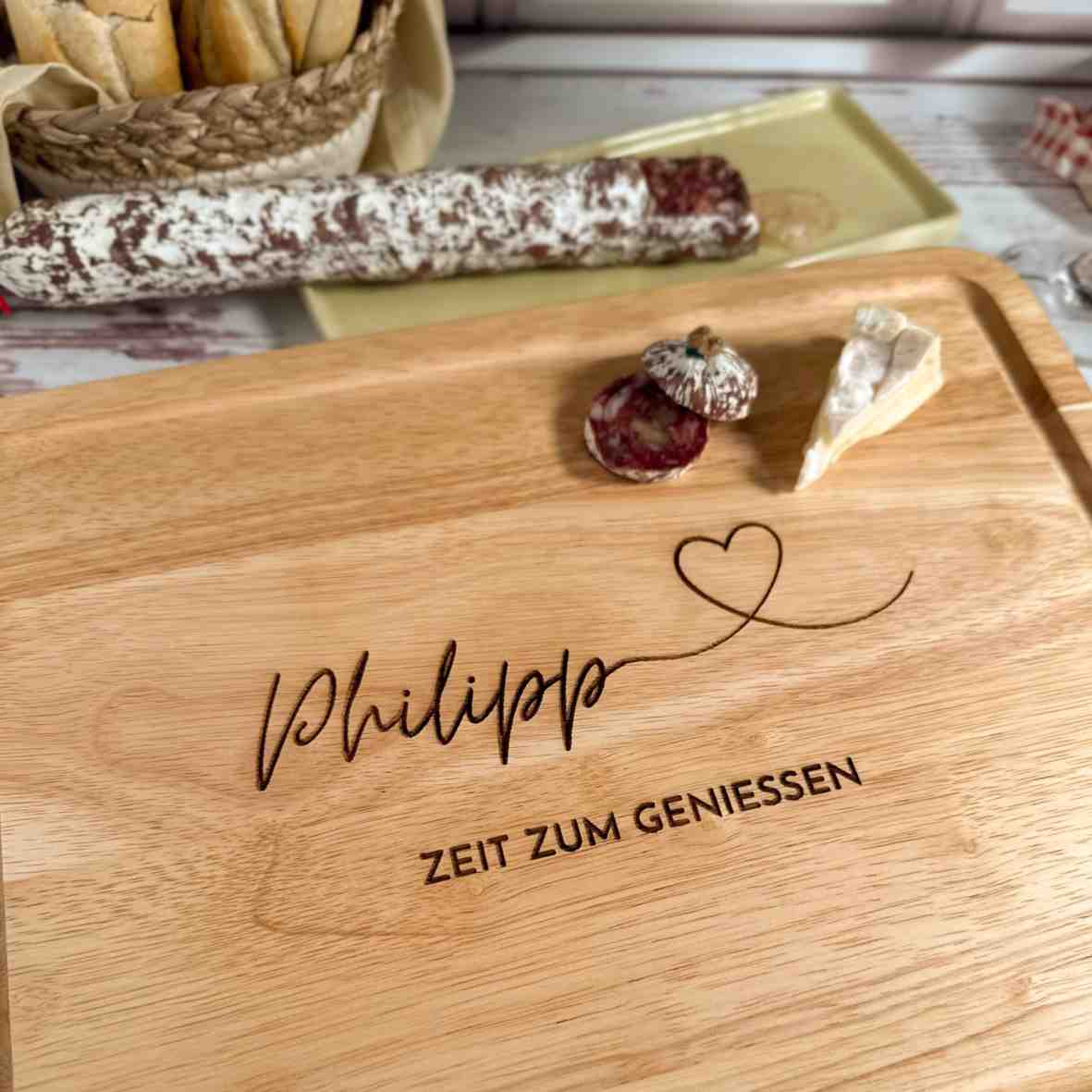 personalisiertes Schneidebrett Gummibaum Name Herz Spruch Villa-Schwein 