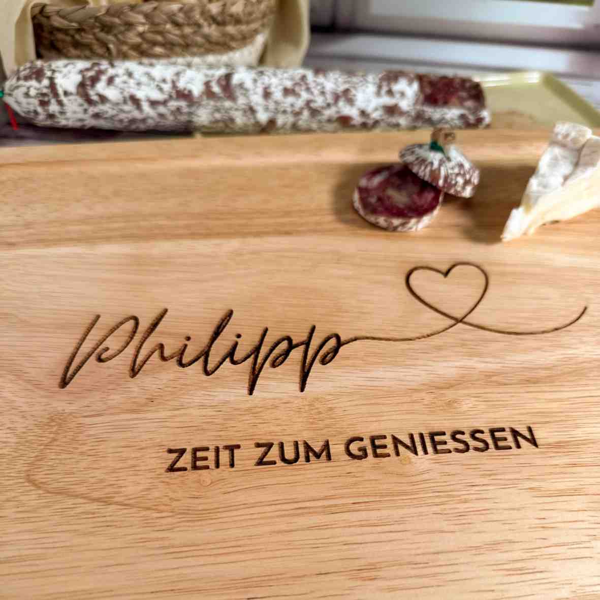 personalisiertes Schneidebrett Gummibaum Name Herz Spruch Villa-Schwein 