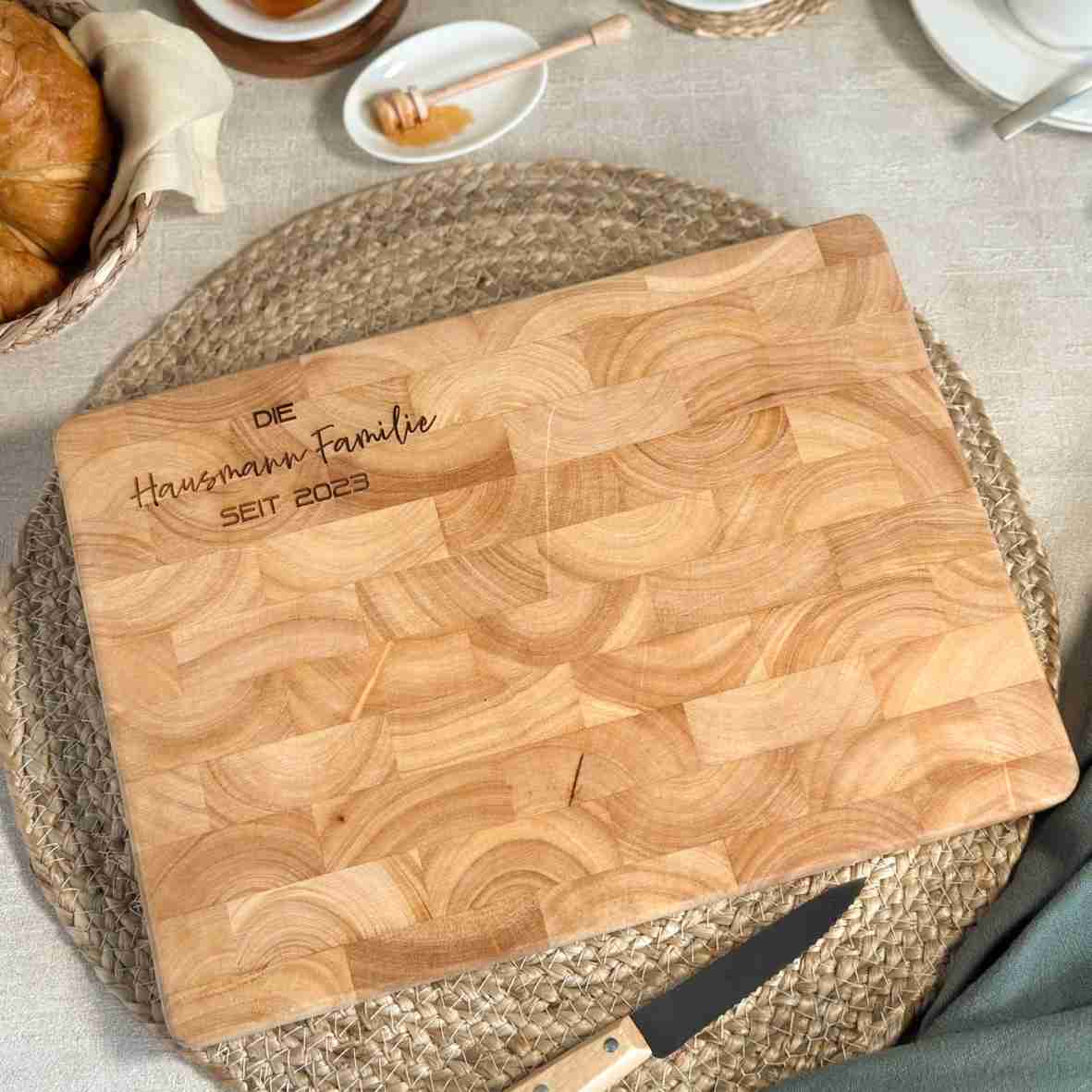 Personalisiertes Schneidebrett Stirnholz Familie zur Hochzeit