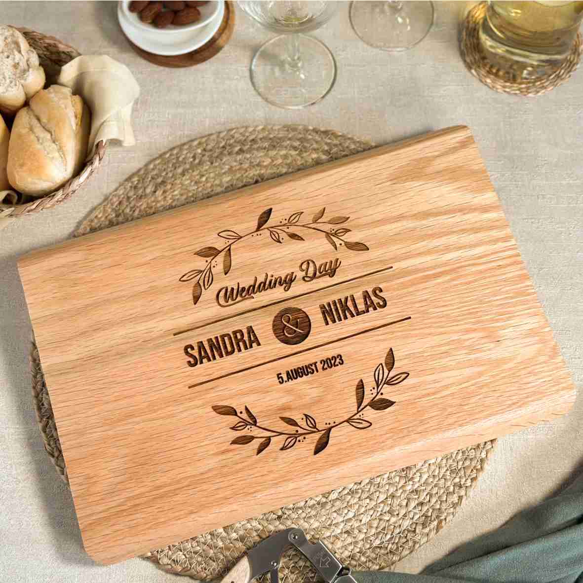 Personalisiertes Eichen-Schneidebrett Wedding Day