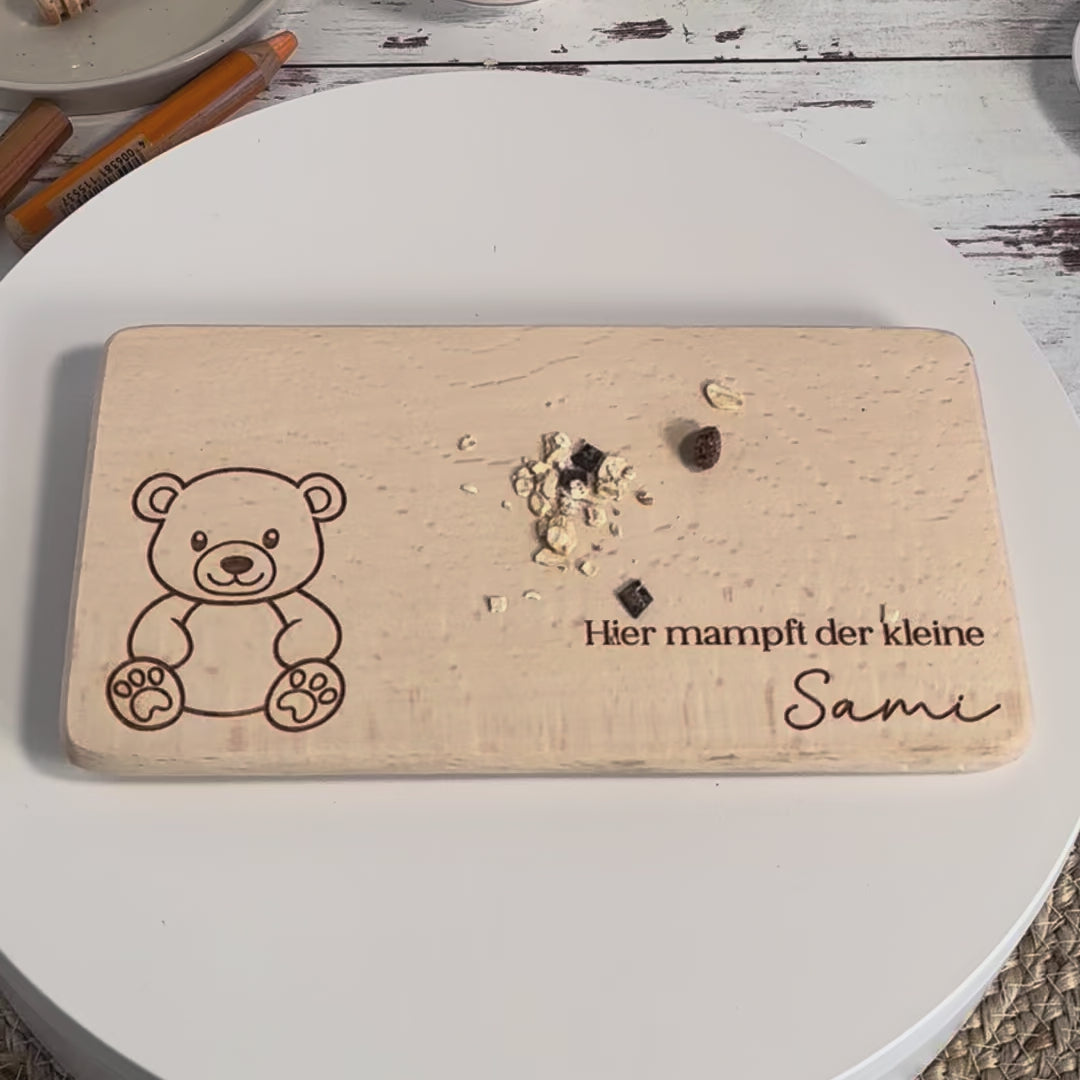 Rechteckiges Frühstücksbrett mit Teddybär-Gravur und Namen