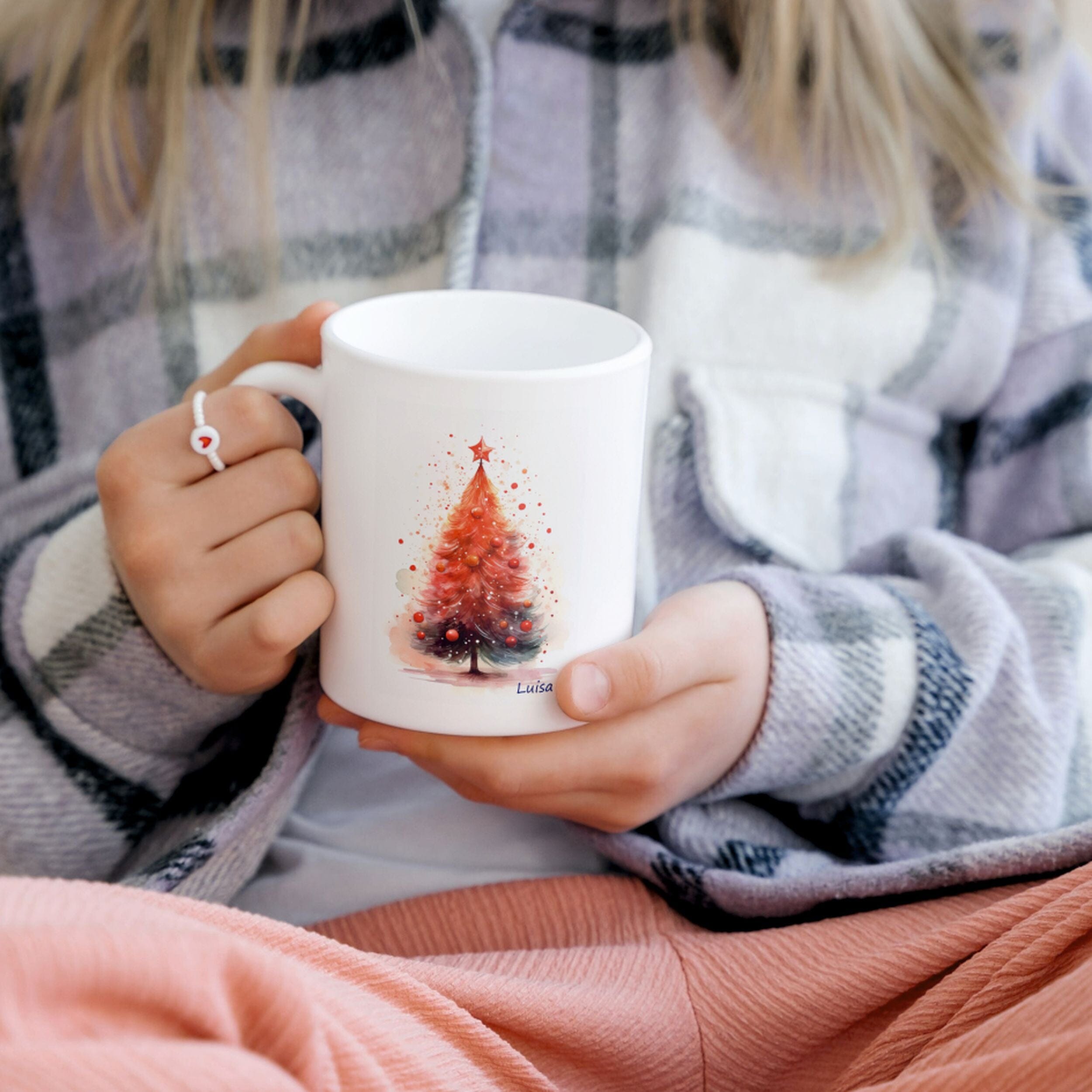 Keramikbecher, bedruckt mit Weihnachtsbaum-rot-Grafik und Wunschnamen Rhein-Druck 